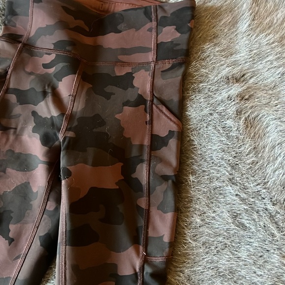 Lululemon Invigorate 7/8 Legging - Picture 2 of 3